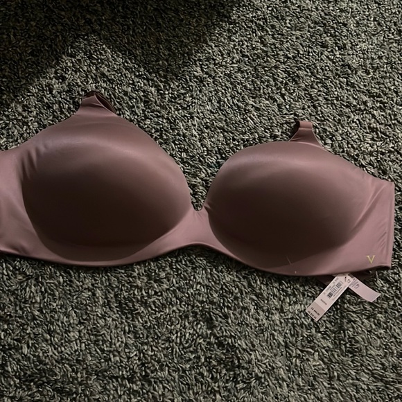 Soutien-Gorge Victoria's Secret Body By Victoria - Demi Lined à Armatures - Bleu Marine Fleuri - Neuf Avec Étiquette
